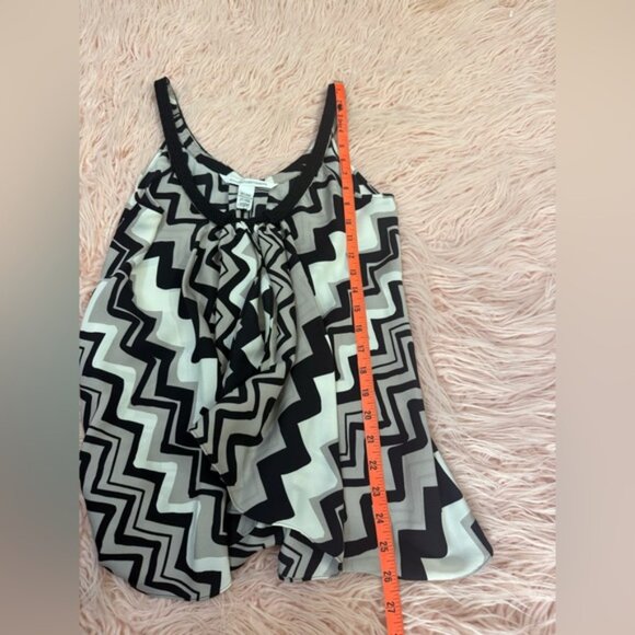 Diane von Furstenberg Black Neutral Chevron Top - Picture 5 of 11